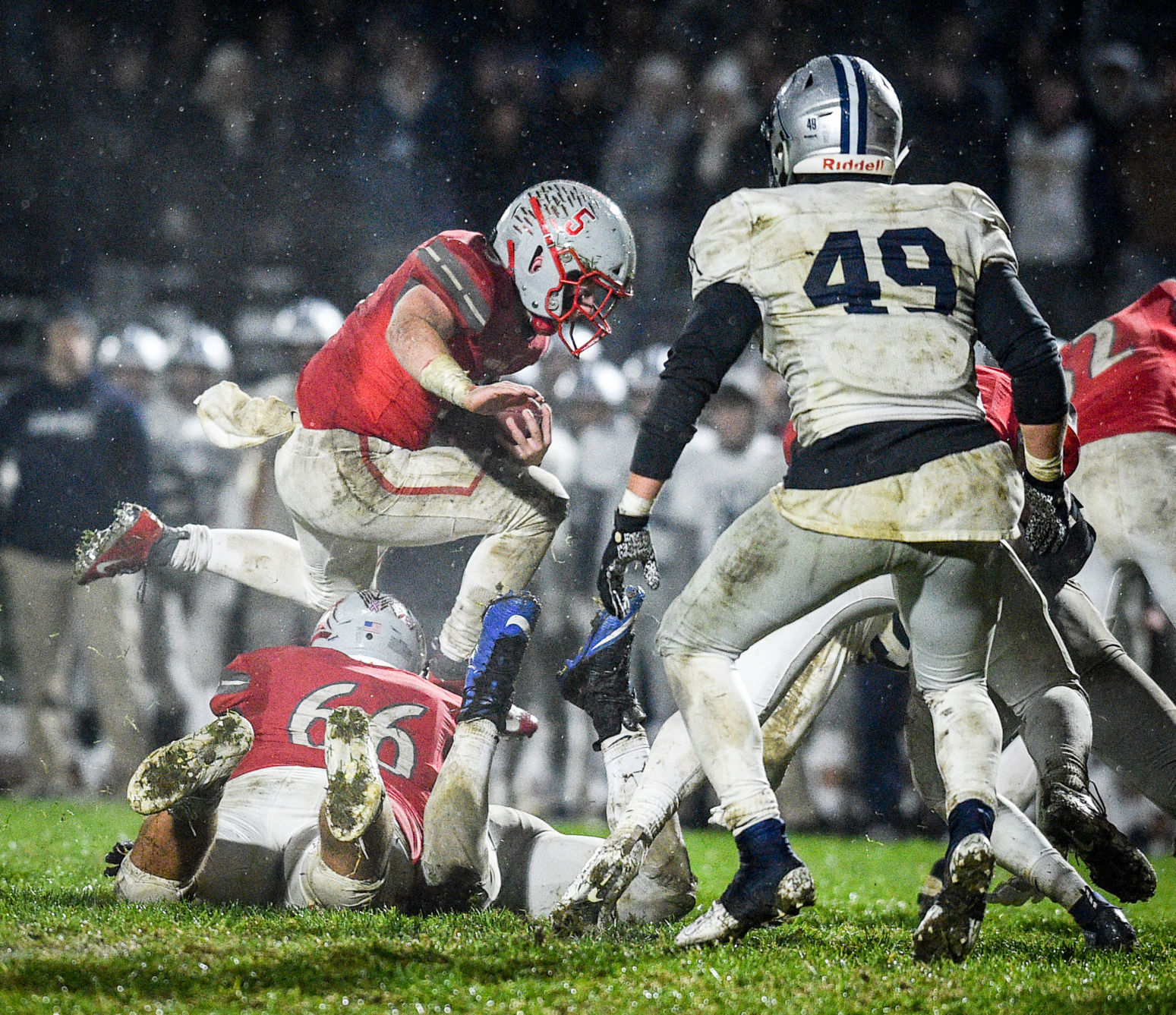 110119-qct-spt-ns-xavier-fball-035a.jpg